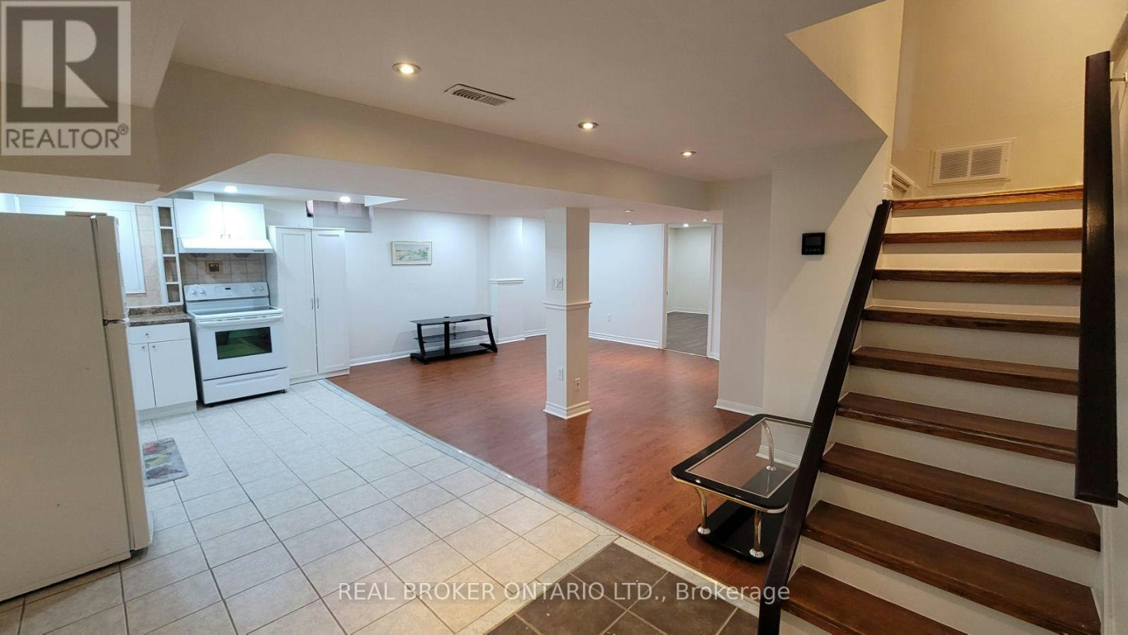 BSMT-3298 Cambourne Crescent, Mississauga, ON, L5N 5P7 - 2