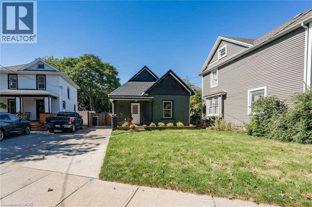 69 York Street, St. Catharines, ON, L2R 6C6