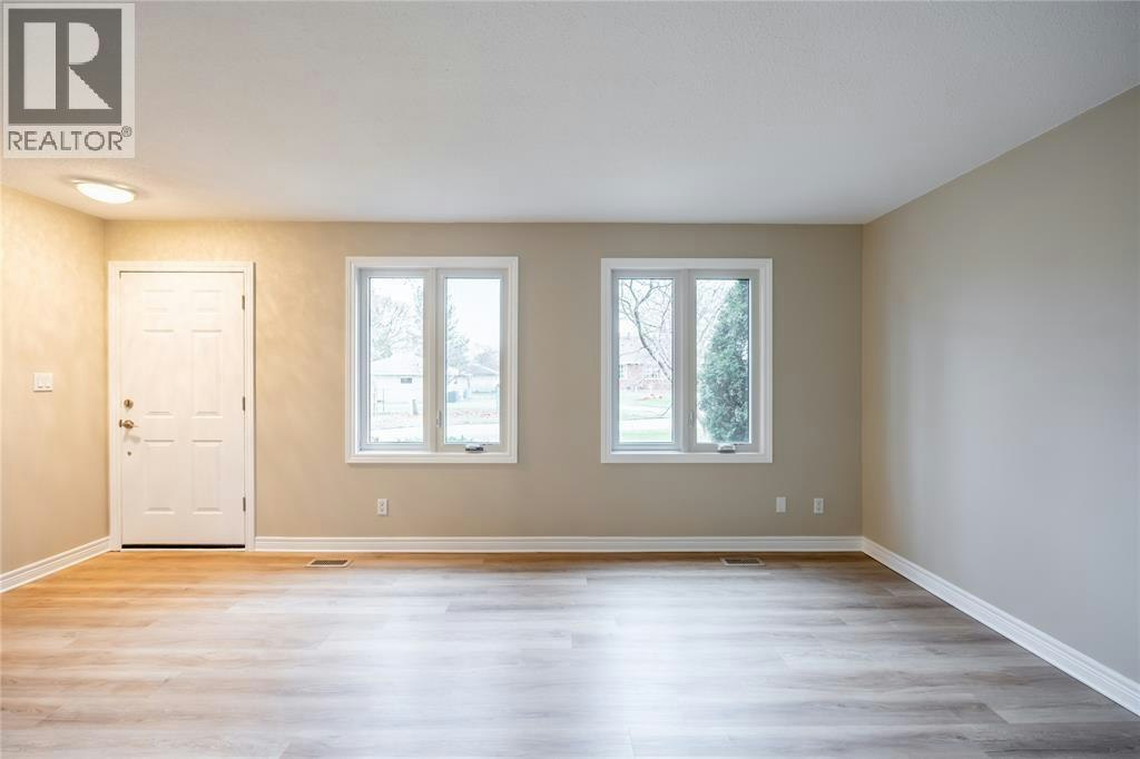 900 Everest Court, Sarnia, ON, N7T 7T6 - 5