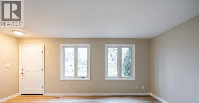900 Everest Court, Sarnia, ON, N7T 7T6 - 5
