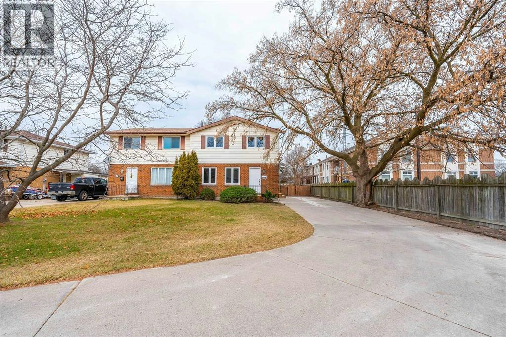 900 Everest Court, Sarnia, ON, N7T 7T6