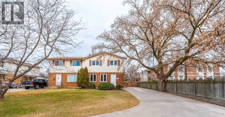 900 Everest Court, Sarnia, ON, N7T 7T6