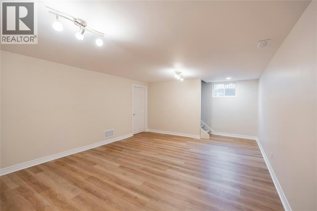 900 Everest Court, Sarnia, ON, N7T 7T6 - 21