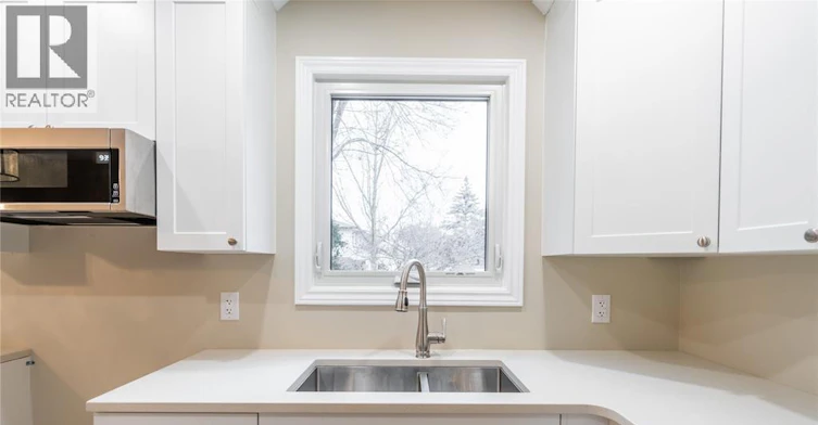 900 Everest Court, Sarnia, ON, N7T 7T6 - 9