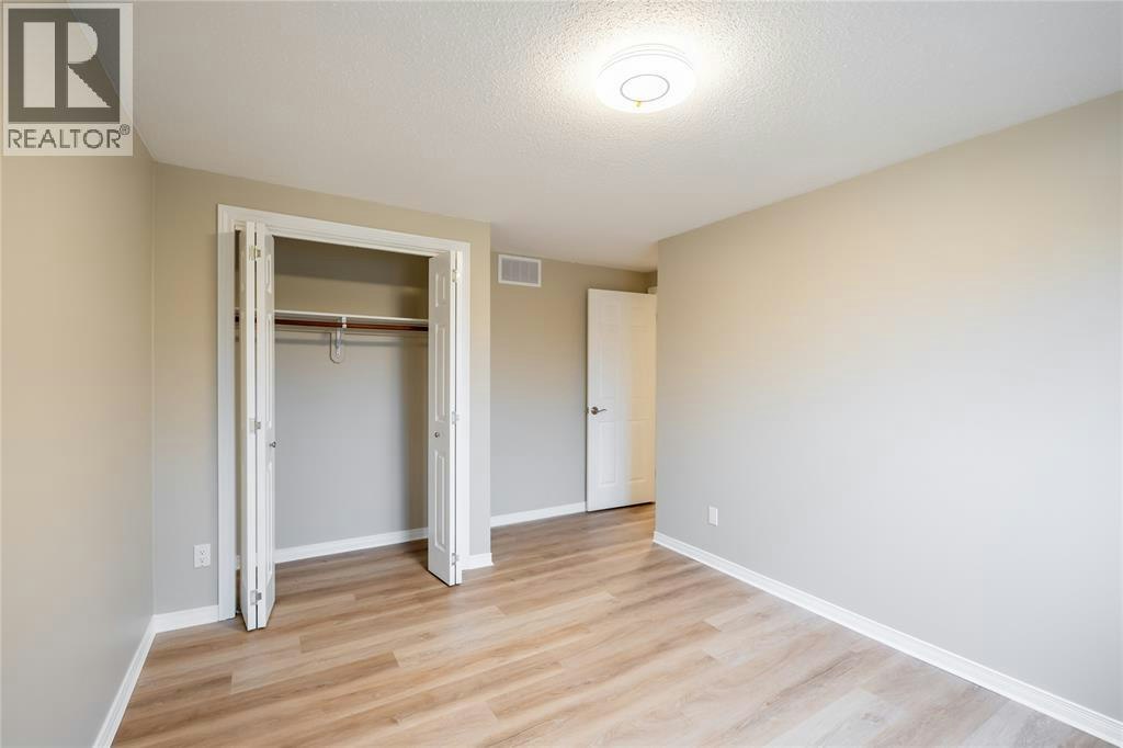 900 Everest Court, Sarnia, ON, N7T 7T6 - 17