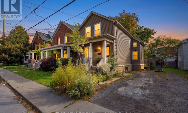 535 Albert Street