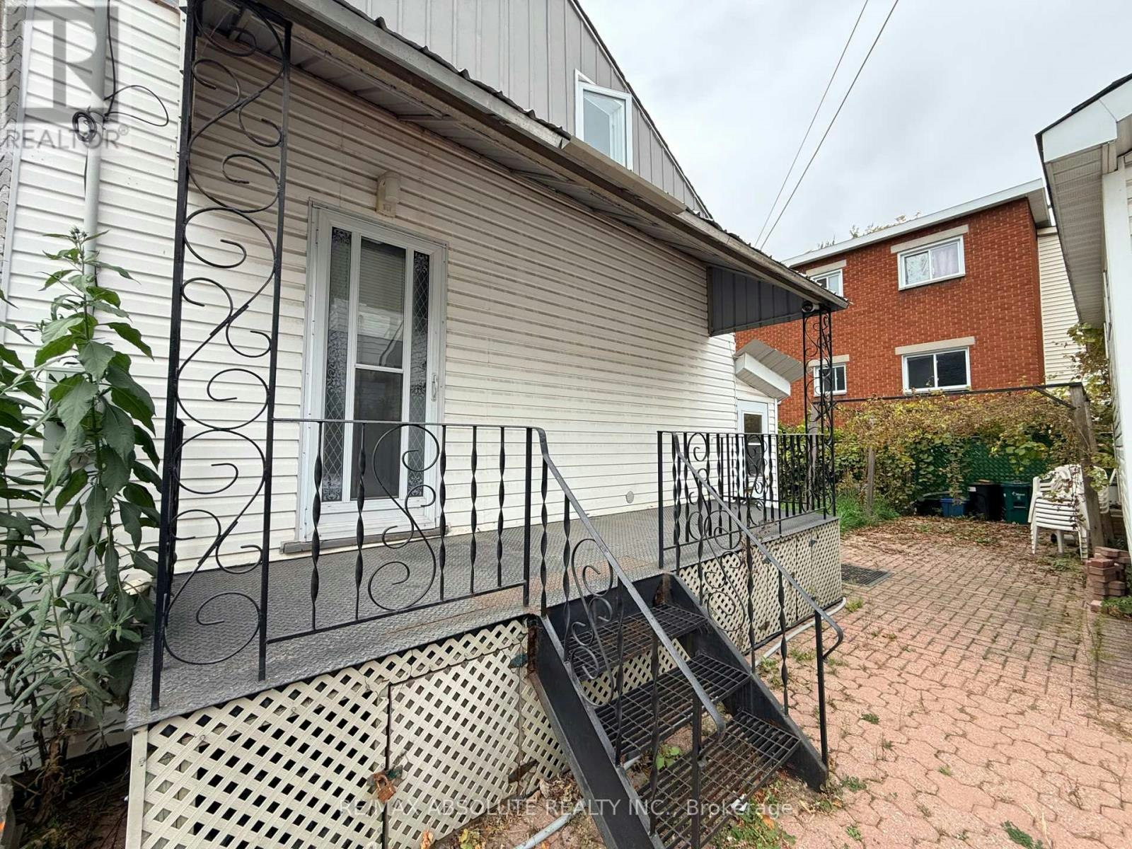 222 Ste Monique Street, Ottawa, ON, K1L 7P8 - 2