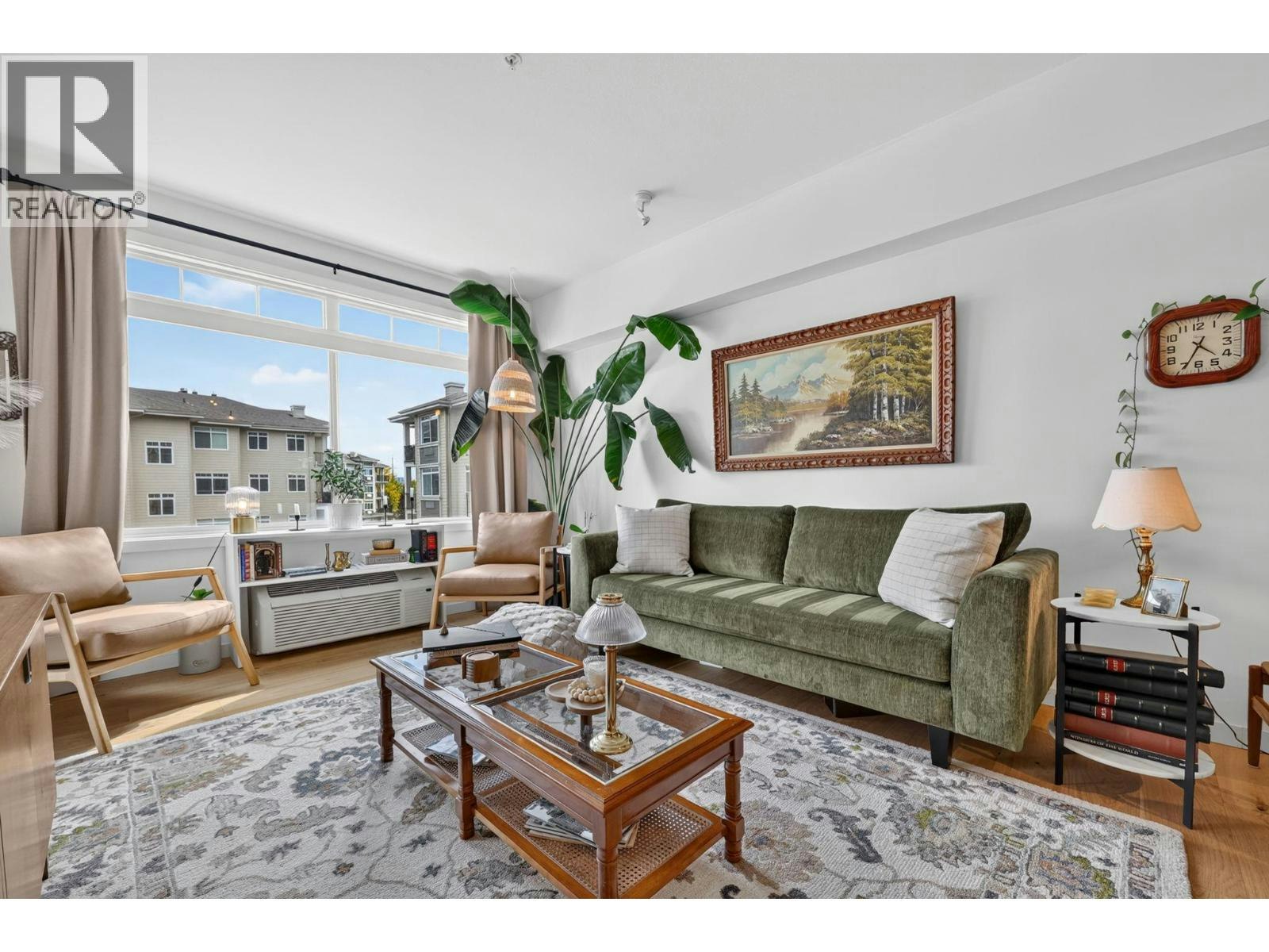 302-1350 Ridgeway Drive, Kelowna, BC, V1Y 9T8