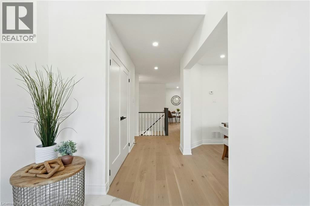 84 Riley Street - 4