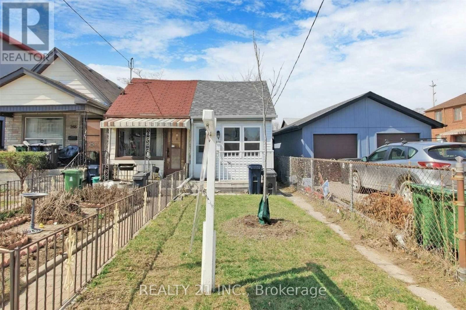 270 Linsmore Crescent, Toronto, ON, M4J 4L7