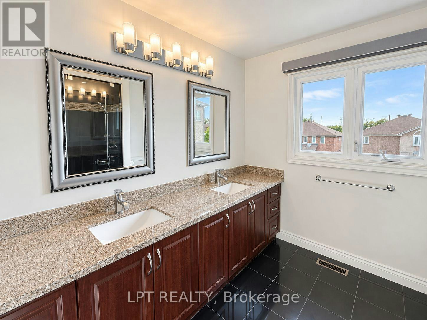 37 Laser Court, Richmond Hill, ON, L4B 1S1 - 23