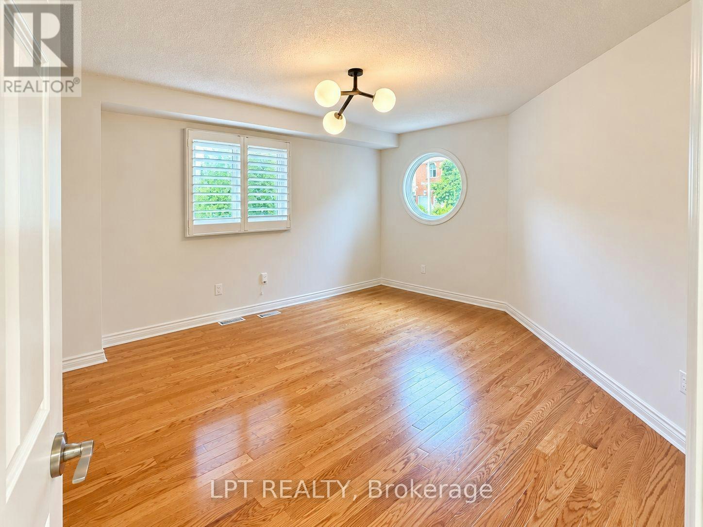 37 Laser Court, Richmond Hill, ON, L4B 1S1 - 12