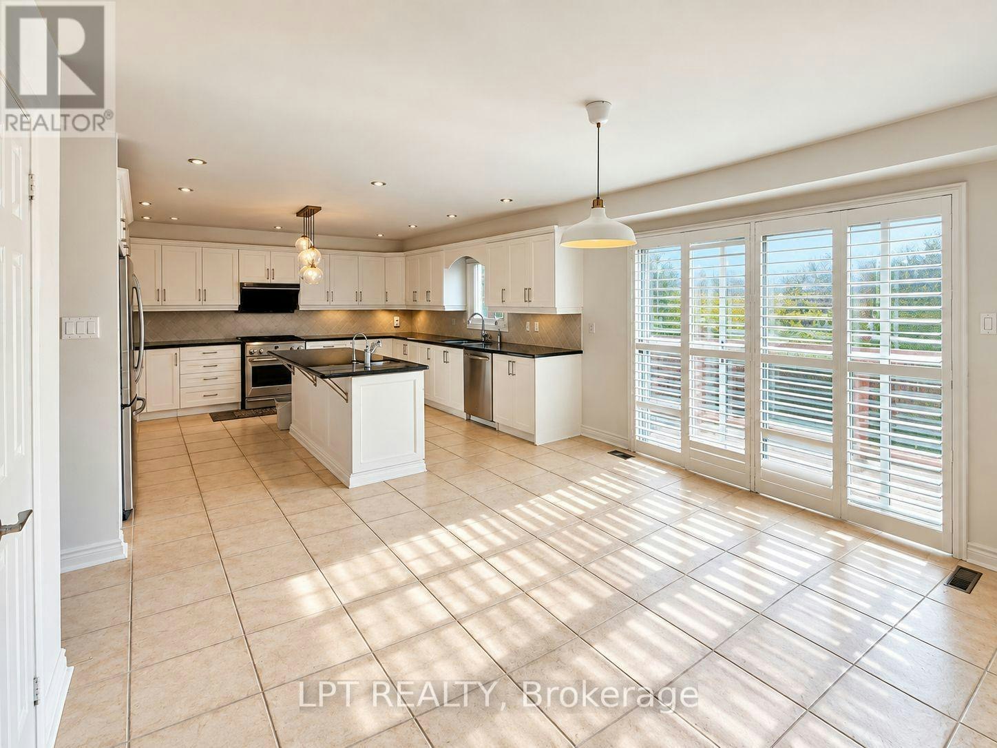 37 Laser Court, Richmond Hill, ON, L4B 1S1 - 9