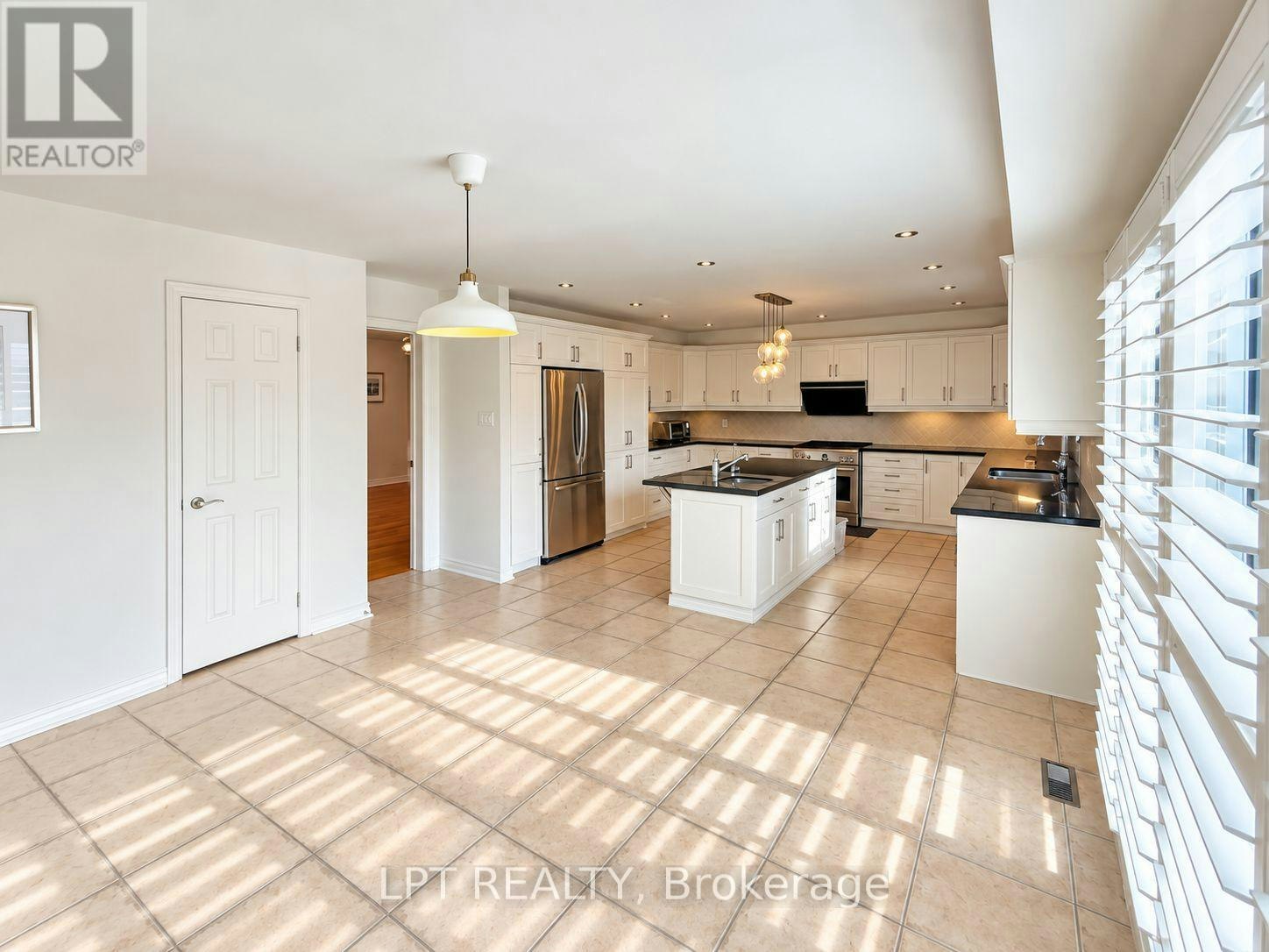 37 Laser Court, Richmond Hill, ON, L4B 1S1 - 10