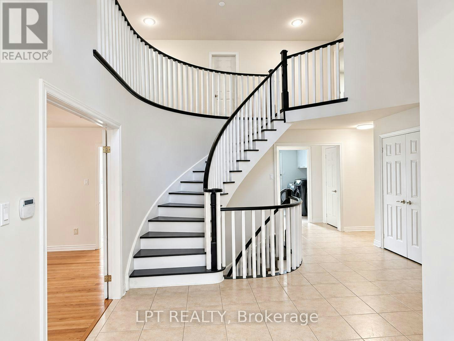37 Laser Court, Richmond Hill, ON, L4B 1S1 - 4
