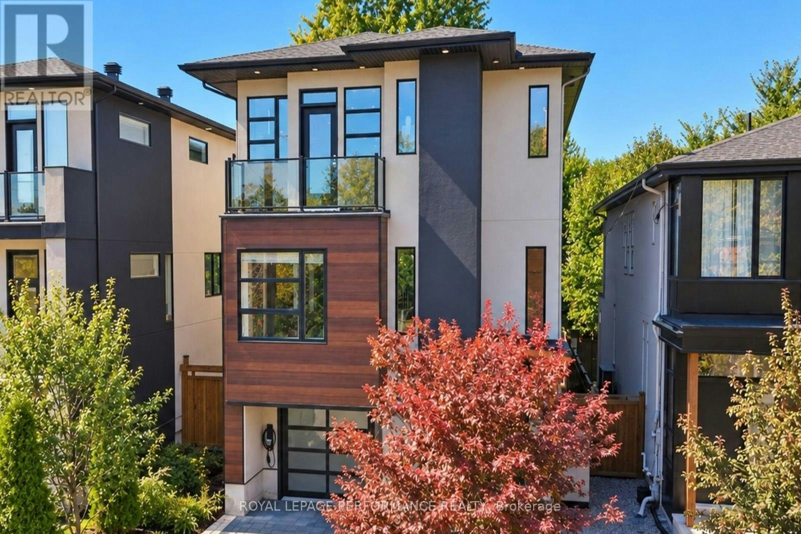 258 Carleton Avenue, Ottawa, ON, K1Y 0J4