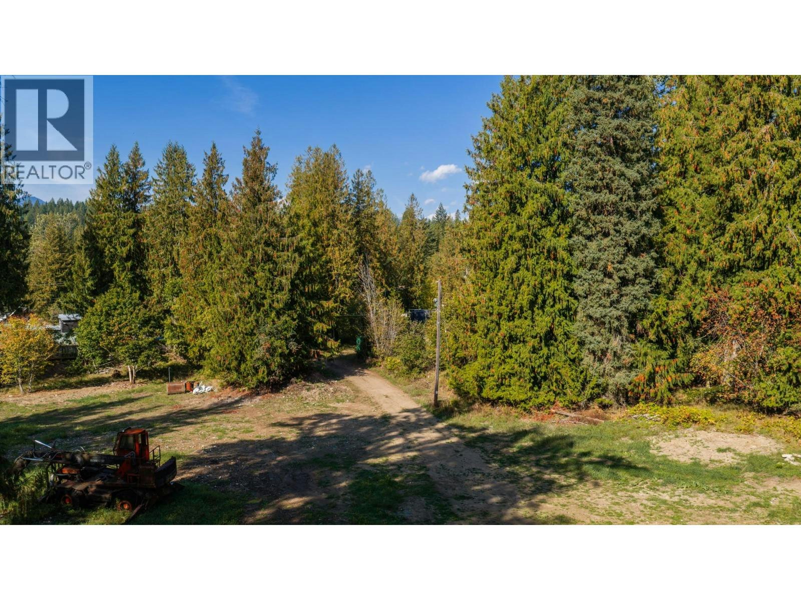 16078 3a Highway, Crawford Bay, BC, V0B 1E0