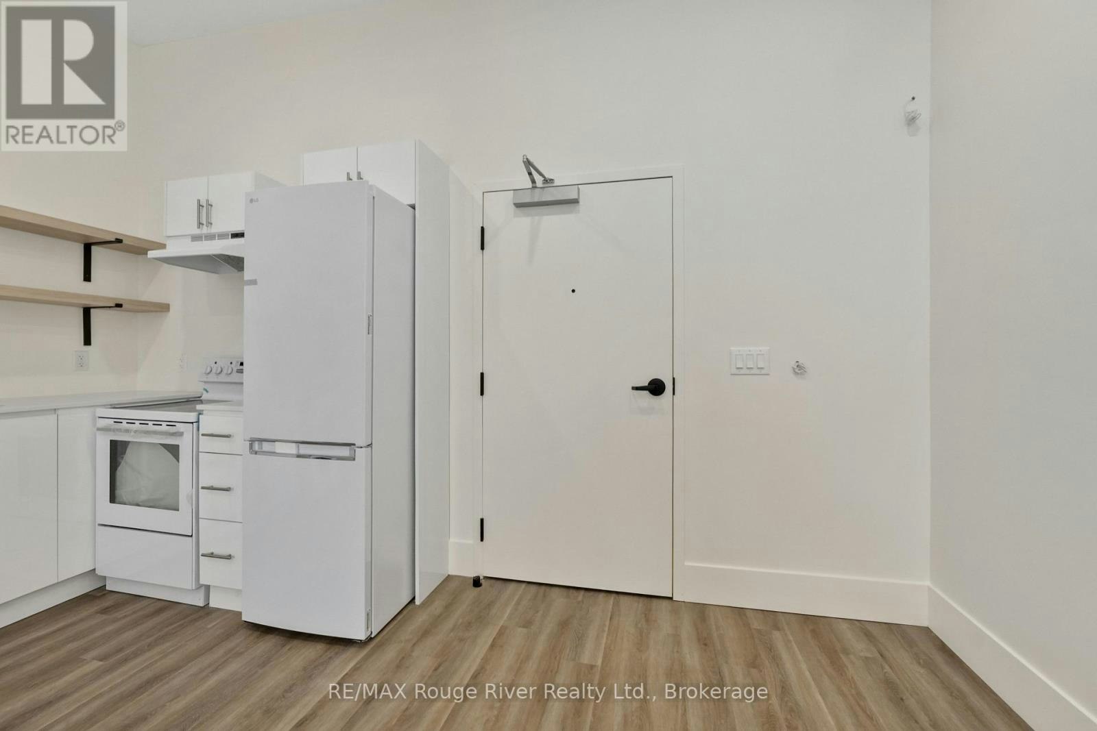 203 29a King Street W, Cobourg, ON, K9A 2M1 - 3