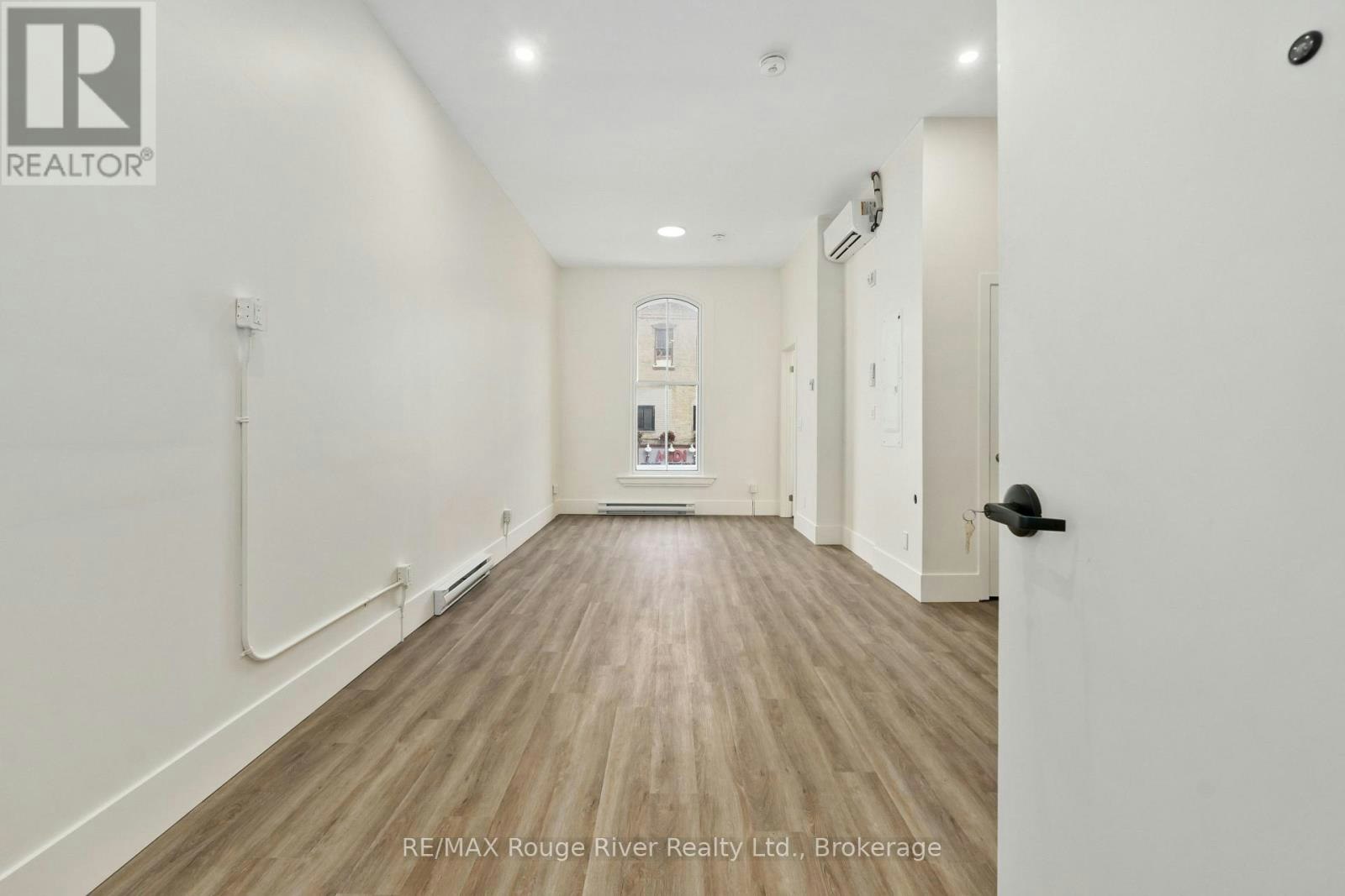 203 29a King Street W, Cobourg, ON, K9A 2M1 - 2