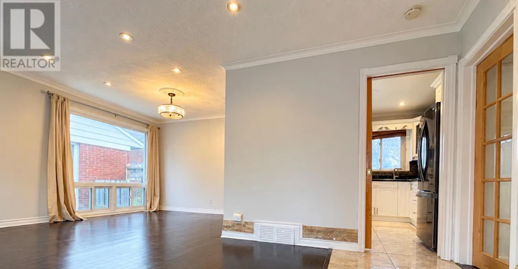 6 Laxford Avenue, Toronto, ON, M1R 1M6 - 2