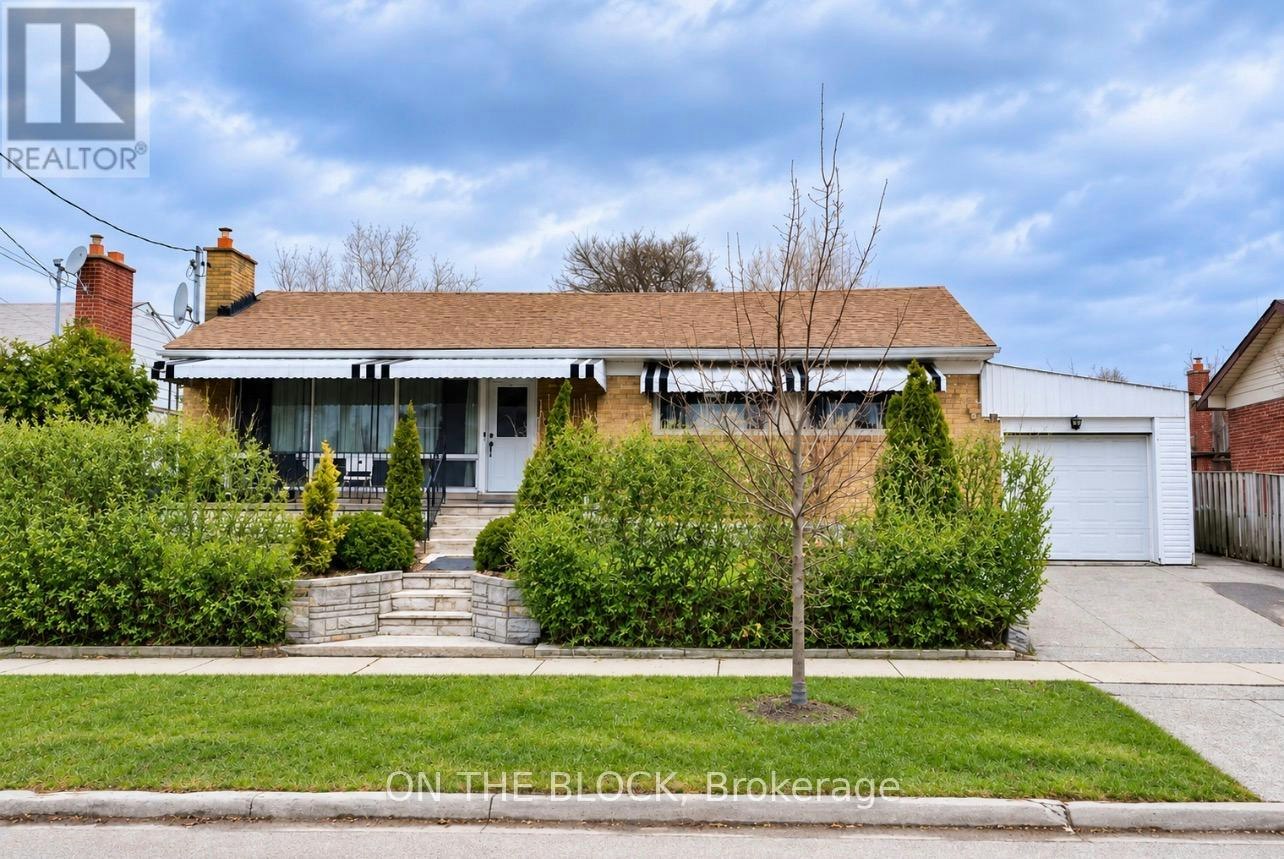 6 Laxford Avenue, Toronto, ON, M1R 1M6