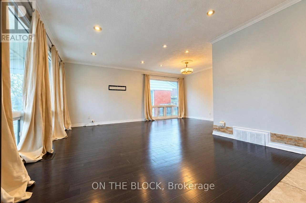 6 Laxford Avenue, Toronto, ON, M1R 1M6 - 3