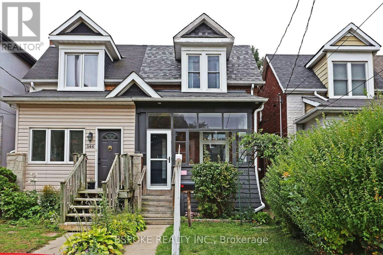 546 Main Street, Toronto, ON, M4C 4Y4