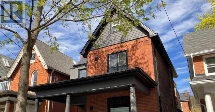 4-307 Pacific Avenue, Toronto, ON, M6P 2P8
