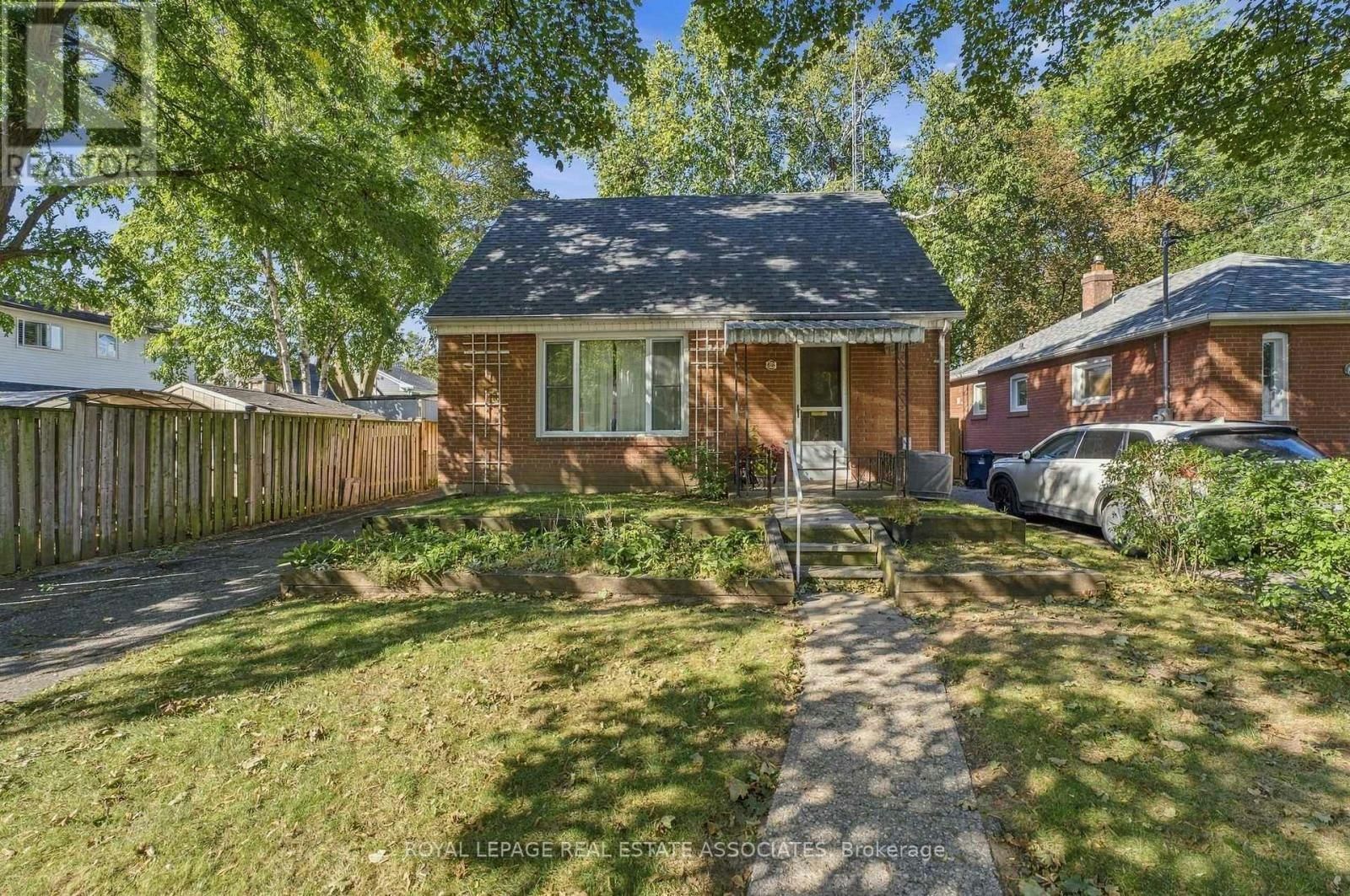 68 Gair Drive, Toronto, ON, M8W 4P8