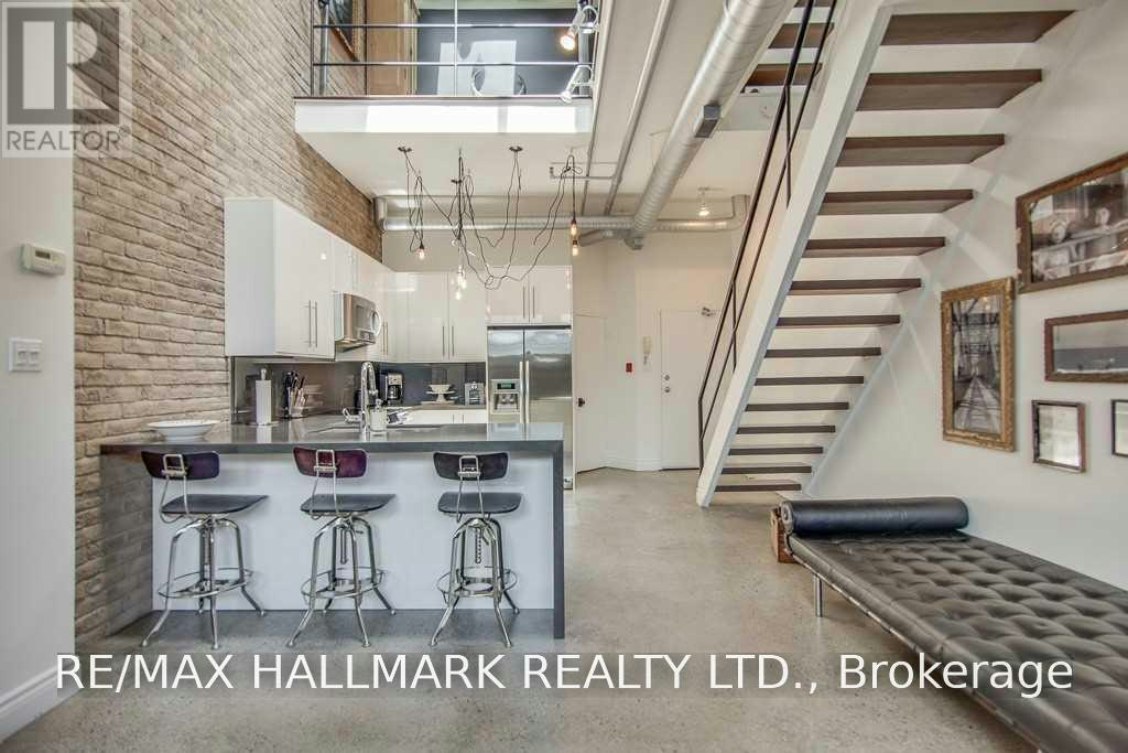 7-6 Bartlett Avenue, Toronto, ON, M6H 3E8