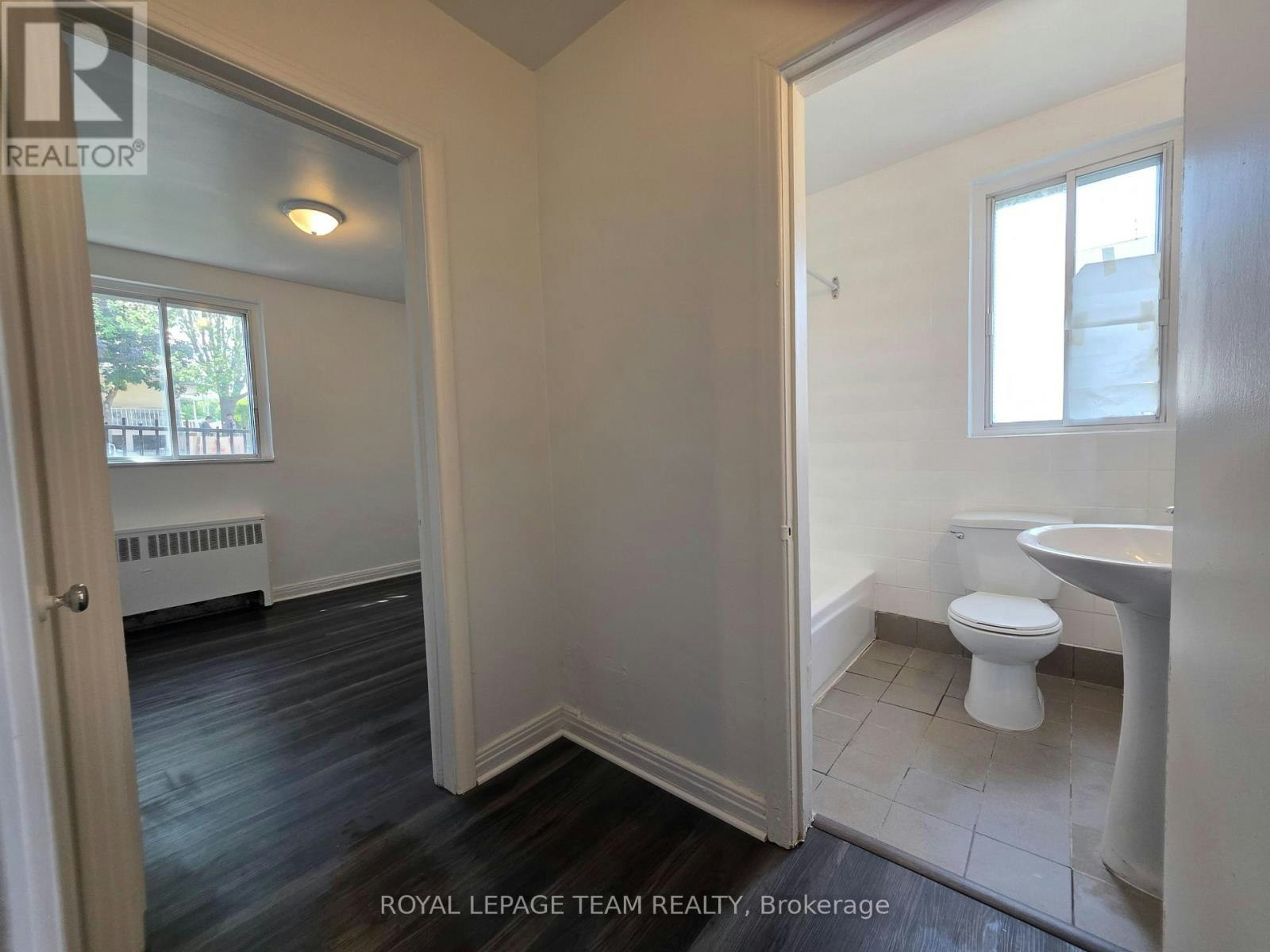 187 2 Bradley Avenue, Ottawa, ON, K1L 7E1 - 12
