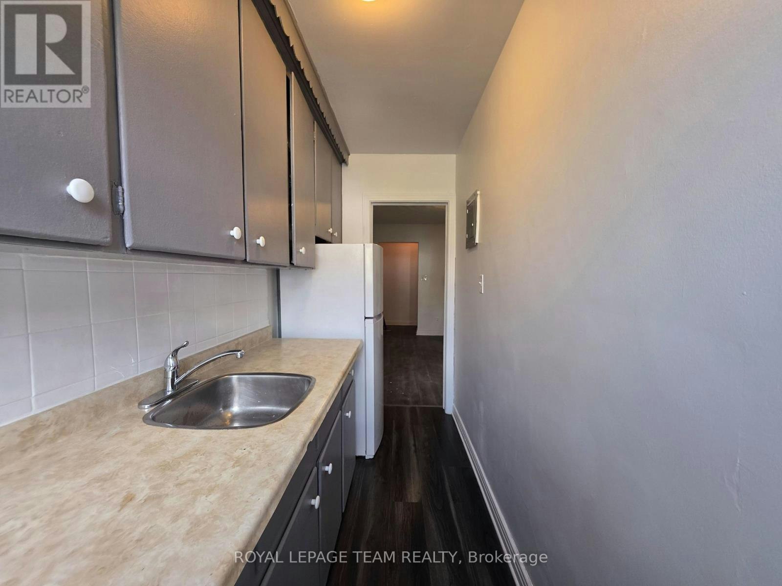 187 2 Bradley Avenue, Ottawa, ON, K1L 7E1 - 6