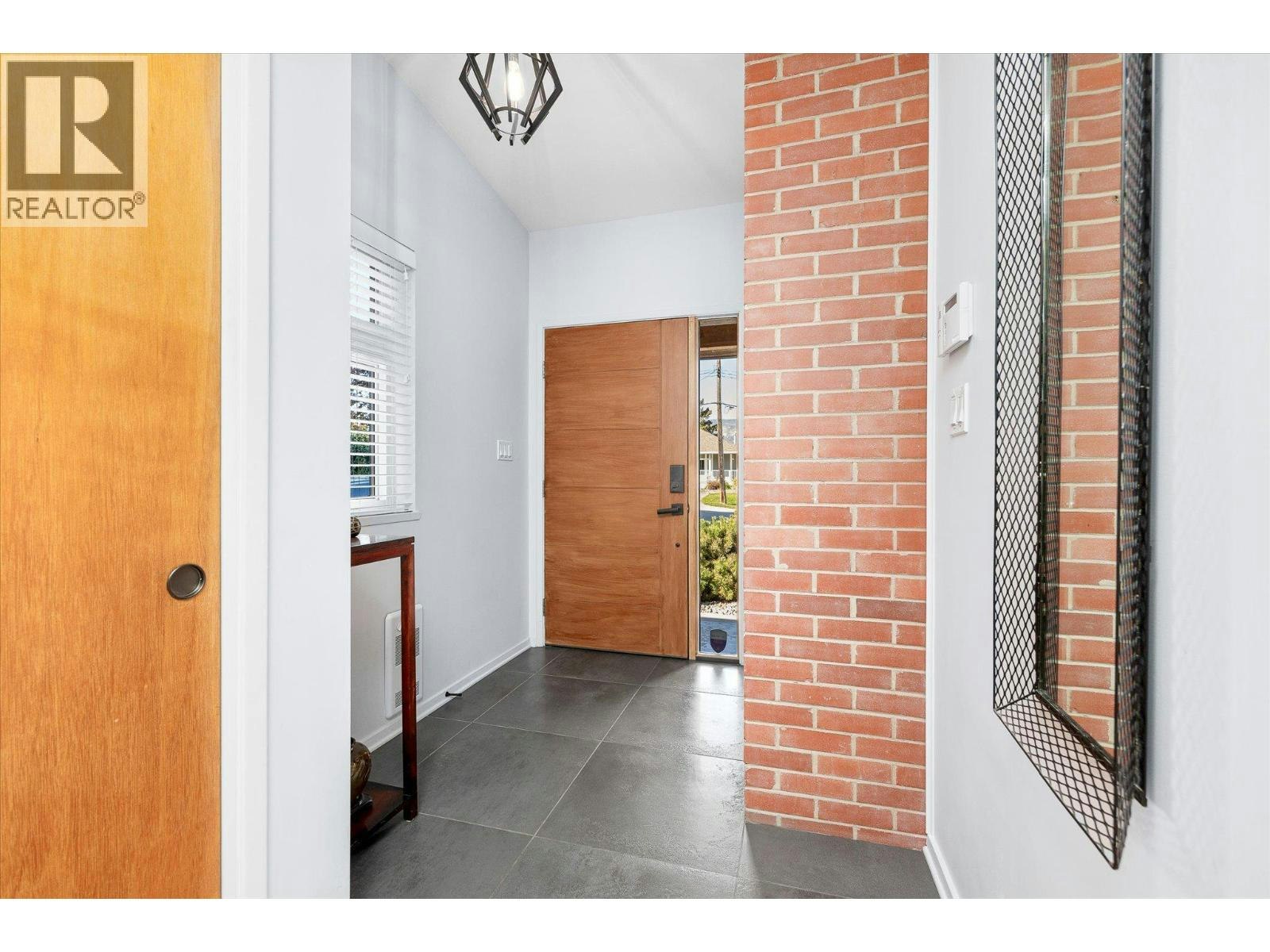 158 Grandview Street - 4