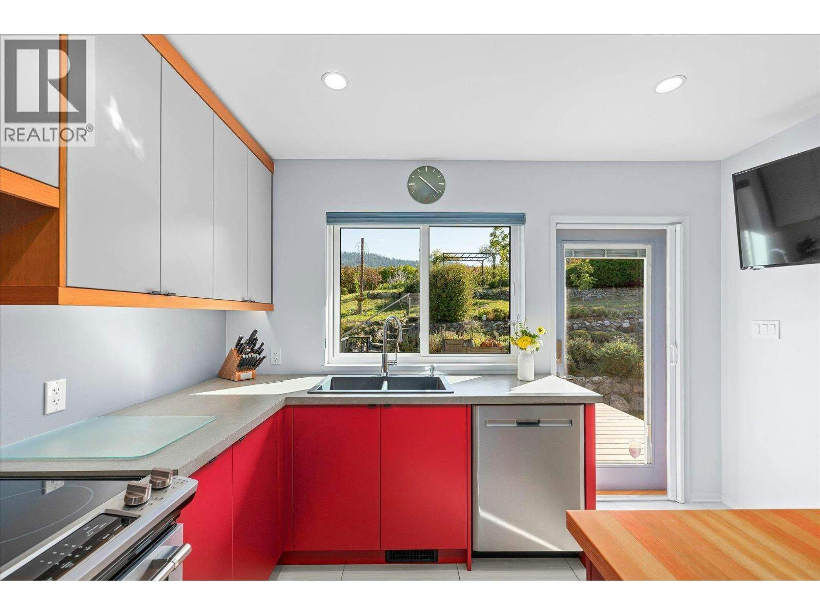 158 Grandview Street, Penticton, BC, V2A 4E4 - 15