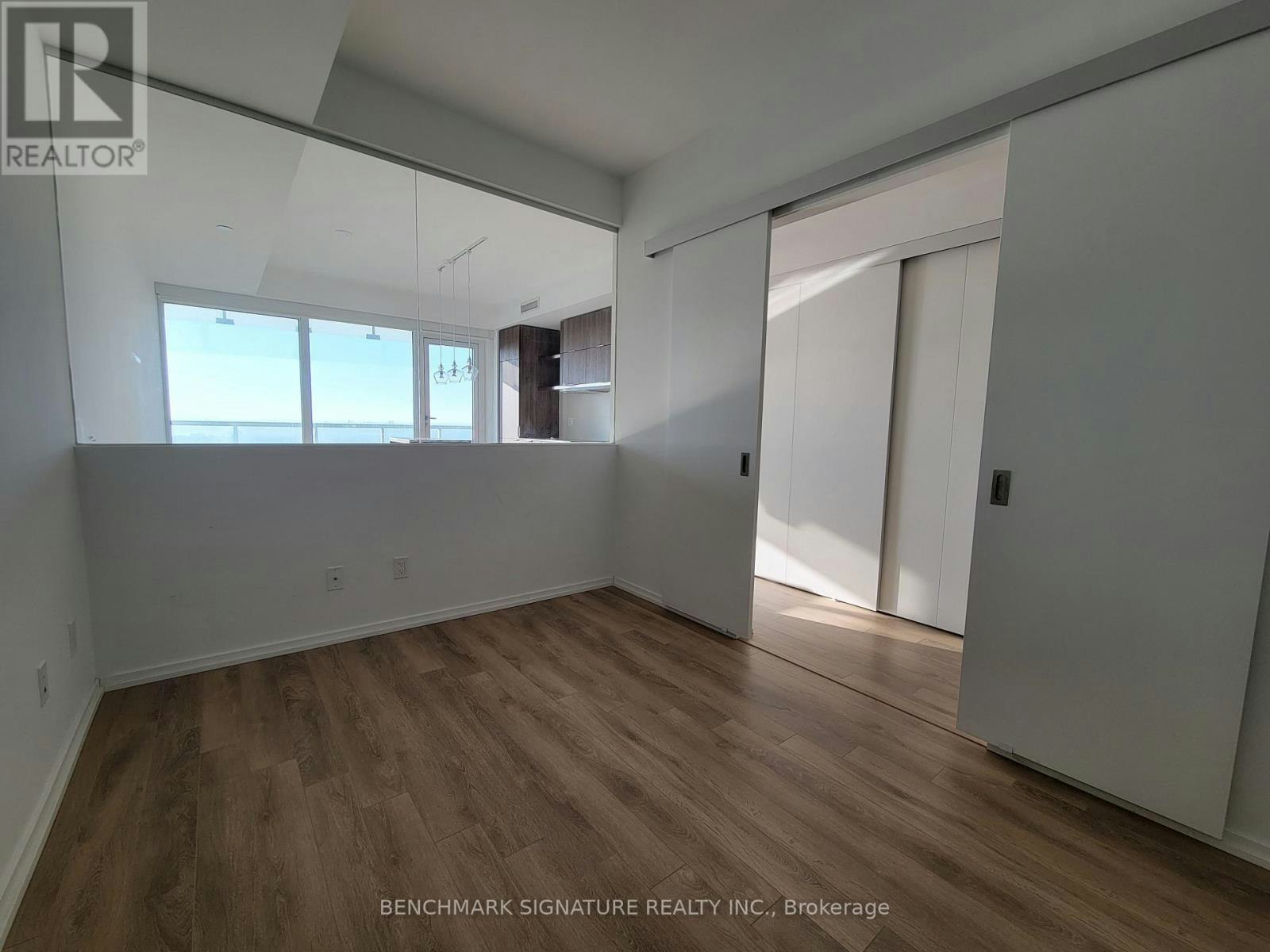 5810-197 Yonge Street, Toronto, ON, M5B 1M4 - 10