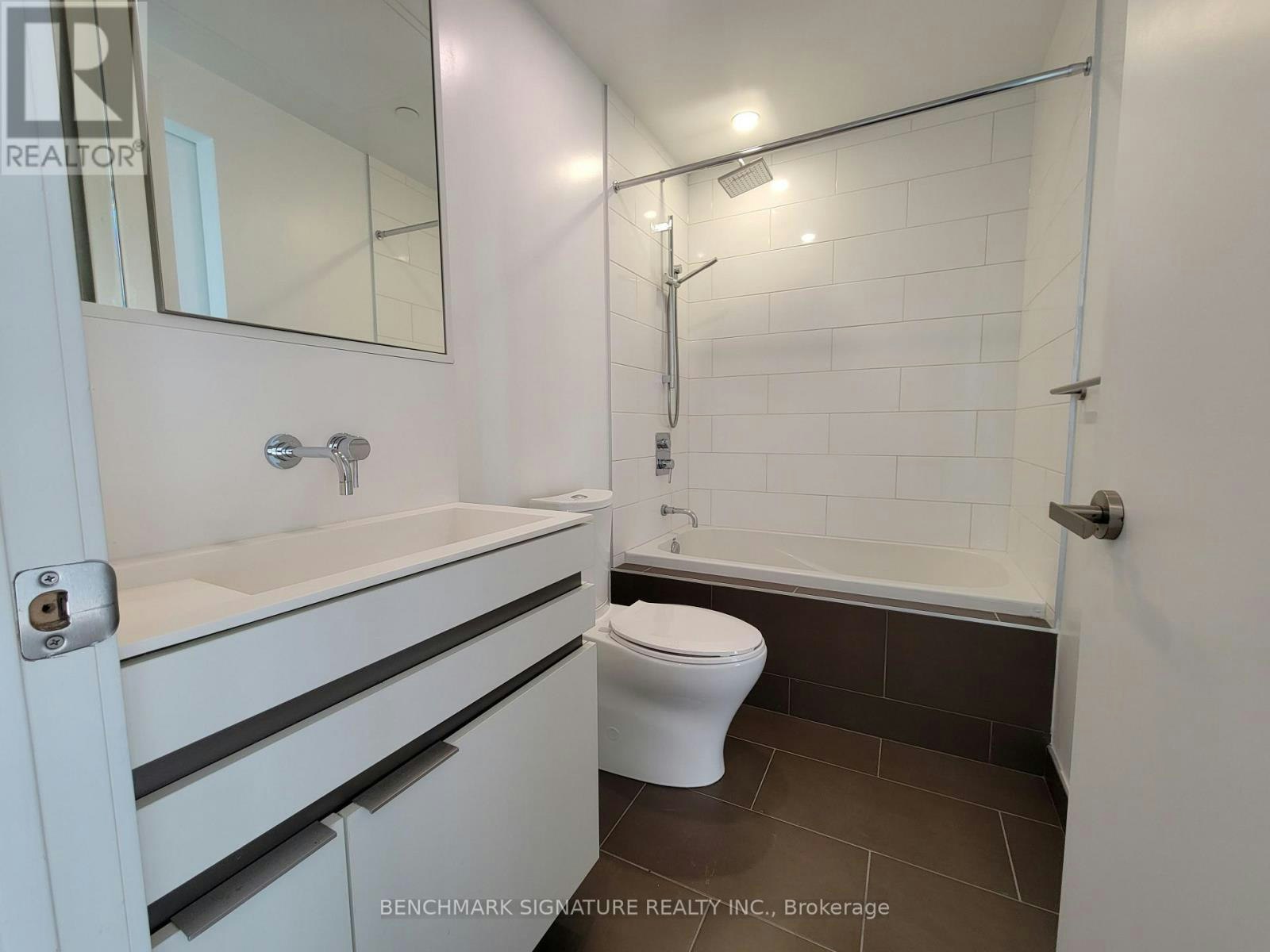 5810-197 Yonge Street, Toronto, ON, M5B 1M4 - 7