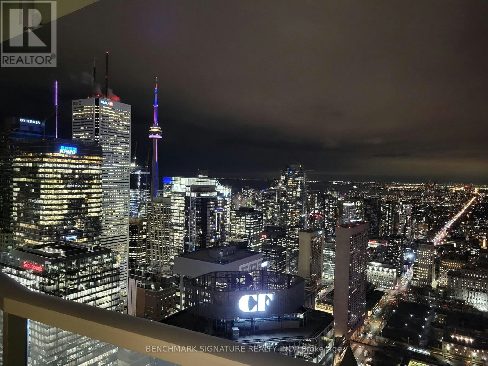 5810-197 Yonge Street, Toronto, ON, M5B 1M4