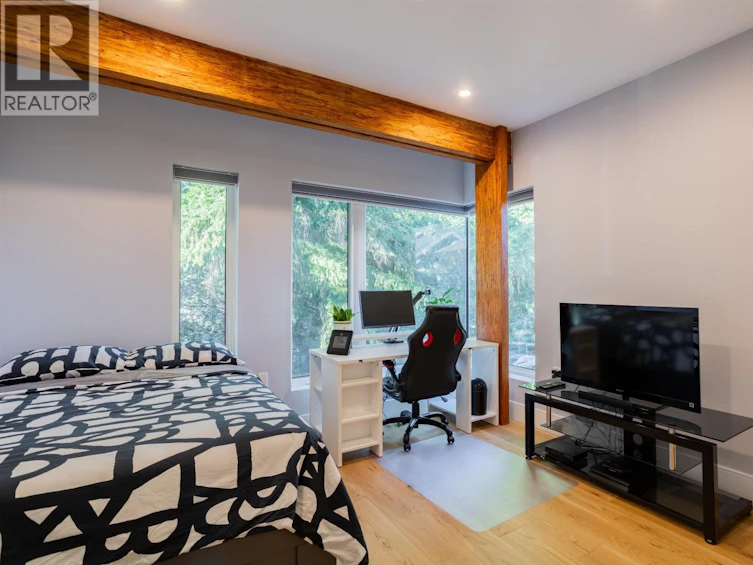 426 W 17th Avenue, Vancouver, BC, V5Y 2A2 - 24