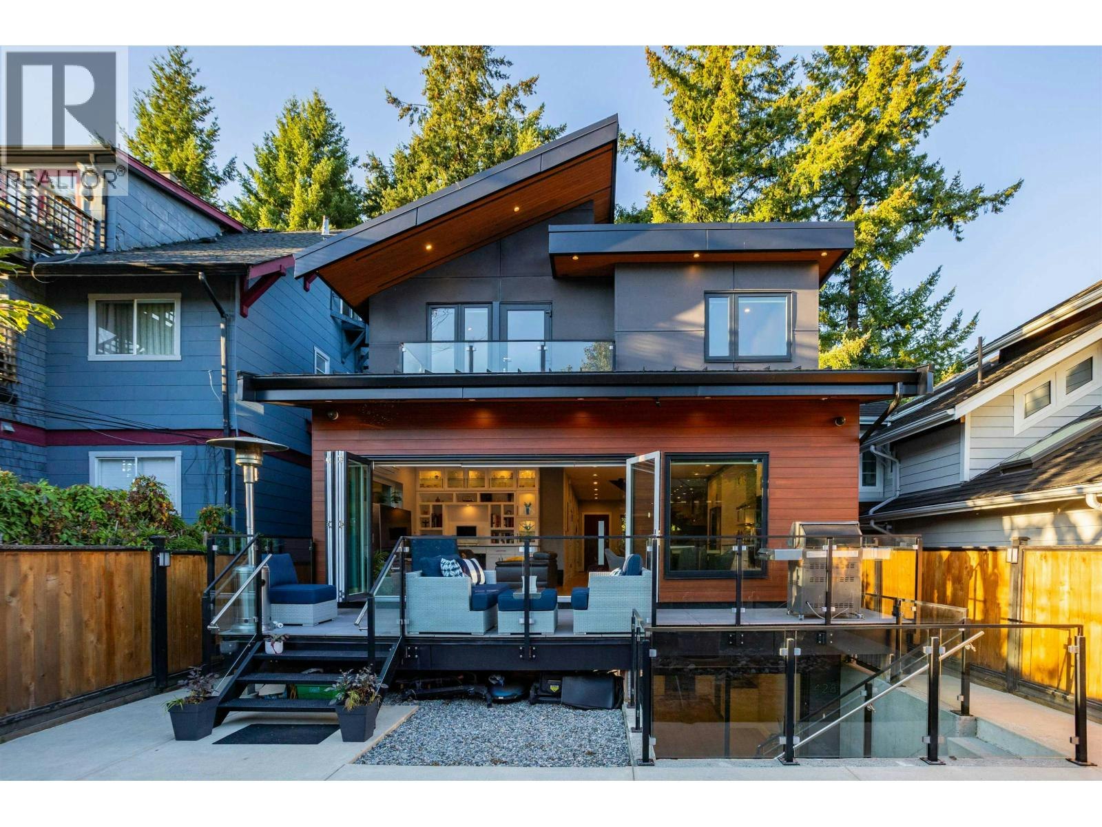426 W 17th Avenue, Vancouver, BC, V5Y 2A2