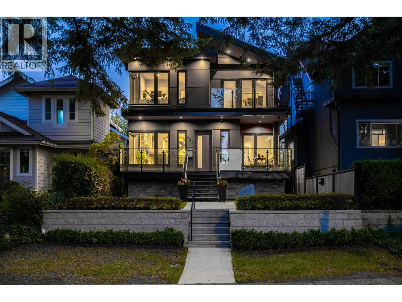 426 W 17th Avenue, Vancouver, BC, V5Y 2A2