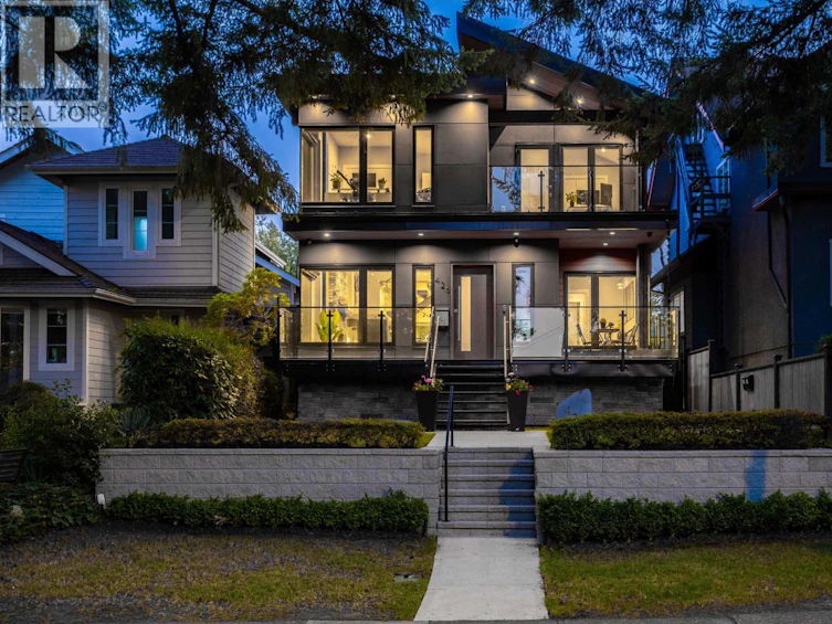 426 W 17th Avenue, Vancouver, BC, V5Y 2A2