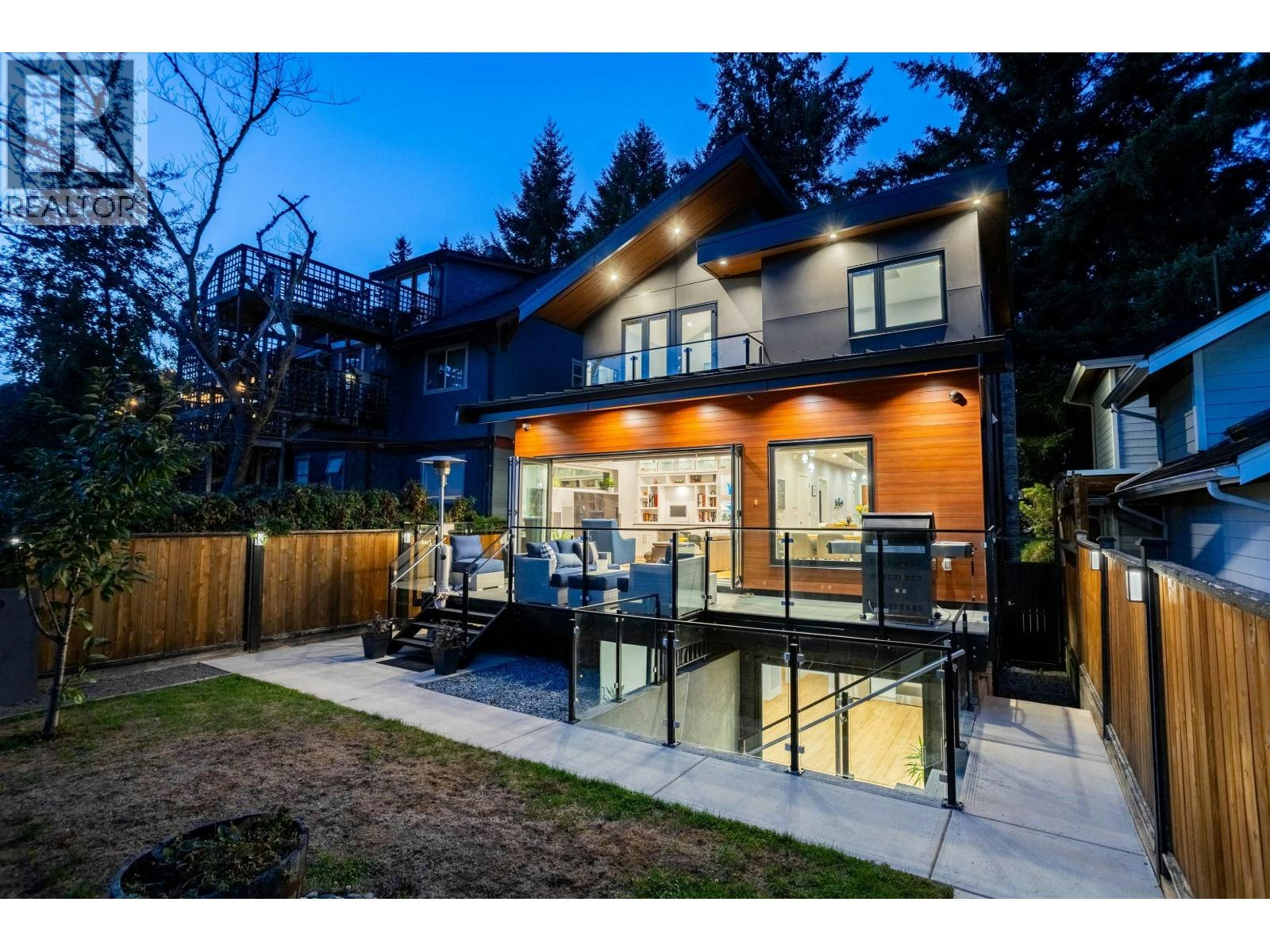 426 W 17th Avenue, Vancouver, BC, V5Y 2A2 - 4