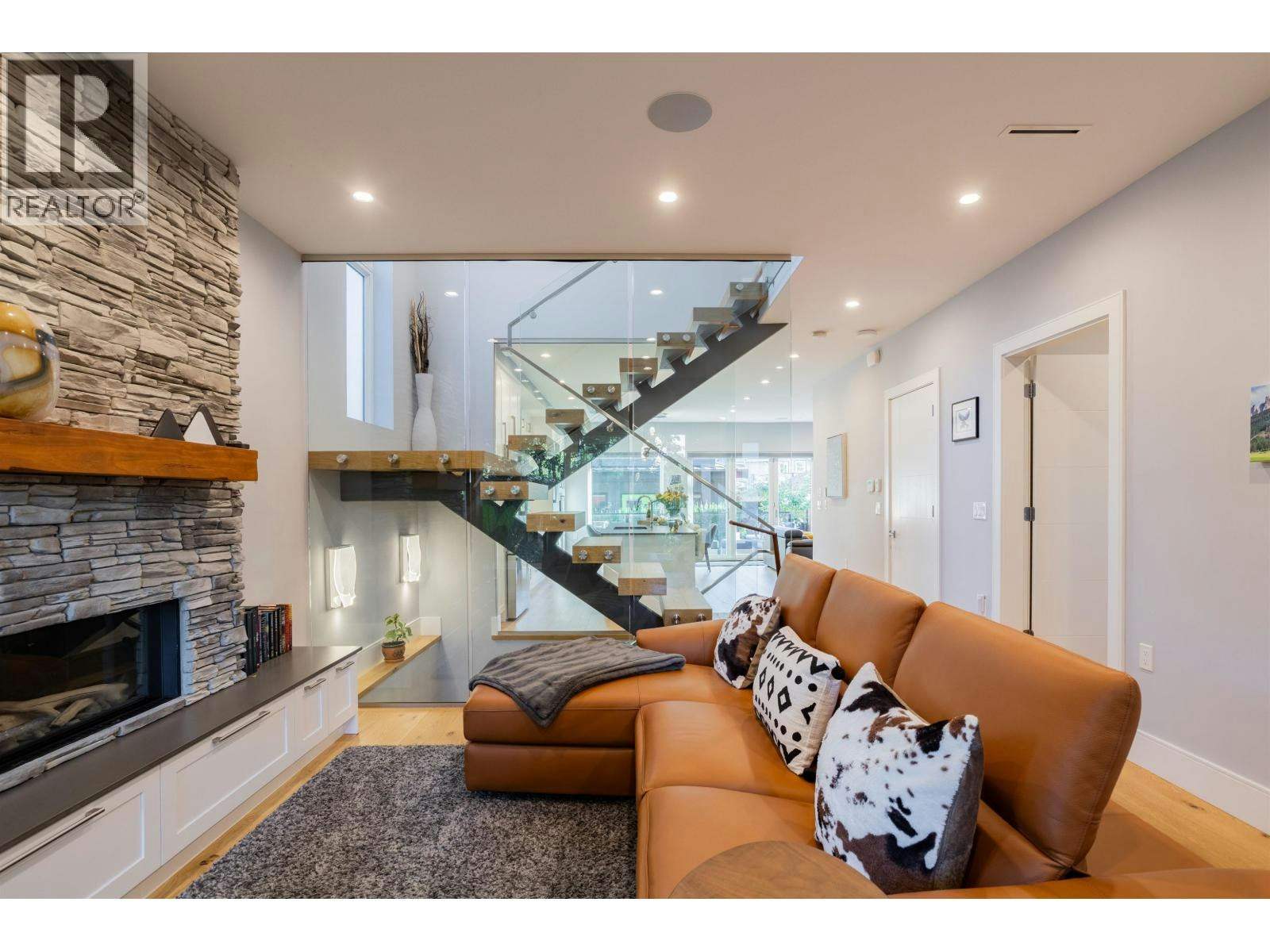 426 W 17th Avenue, Vancouver, BC, V5Y 2A2 - 10