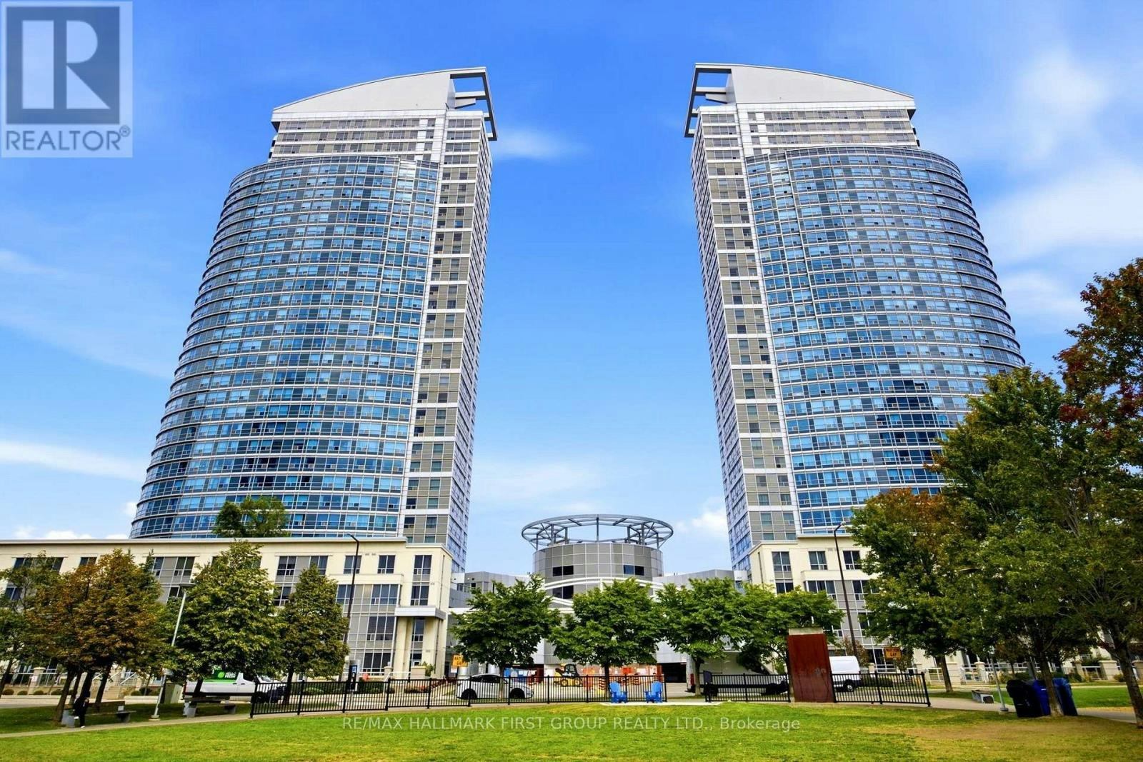 1002-36 Lee Centre Drive, Toronto, ON, M1H 3K2