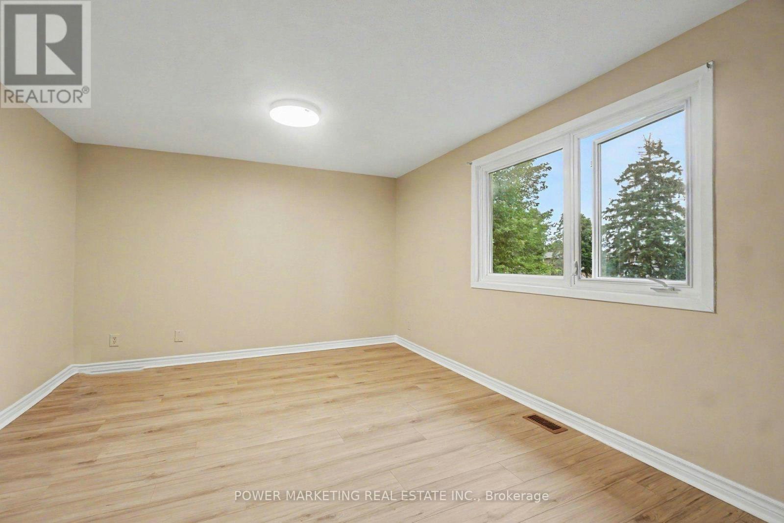 1781 Lamoureux Drive, Ottawa, ON, K1E 2N5 - 8