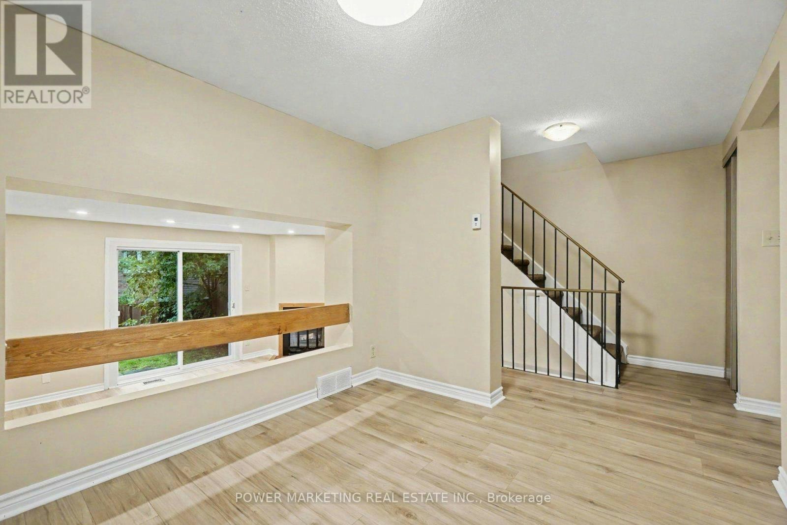 1781 Lamoureux Drive, Ottawa, ON, K1E 2N5 - 2