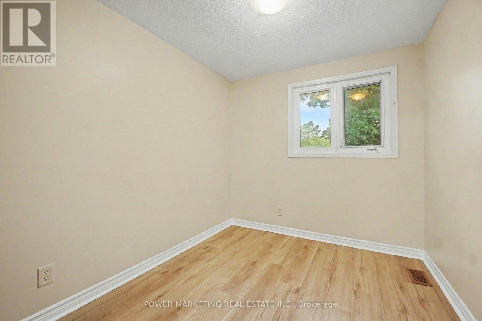 1781 Lamoureux Drive, Ottawa, ON, K1E 2N5 - 10