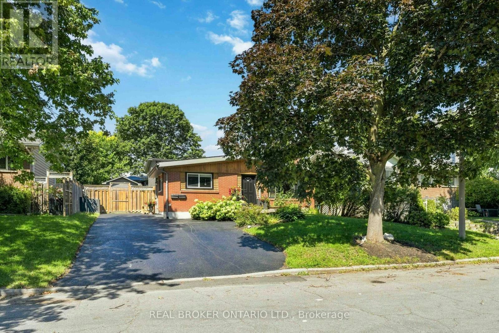 1849 Florida Avenue, Ottawa, ON, K1H 6Y9
