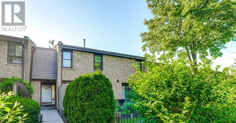 36-2605 Woodchester Drive, Mississauga, ON, L5K 2E3