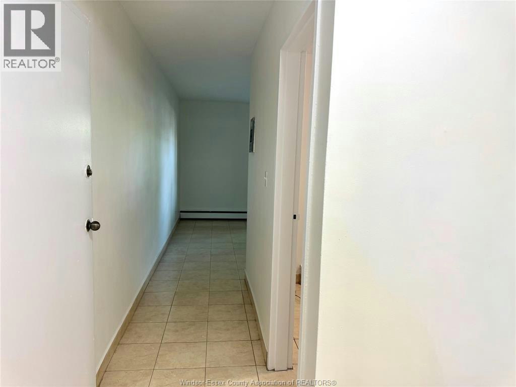 105-2035 University Avenue West, Windsor, ON, N9B 1E1 - 3
